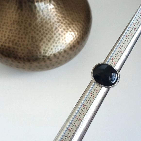 Vintage Onyx Cabochon & Rhinestone Art Deco Ring Size 7 - Picture 12 of 16